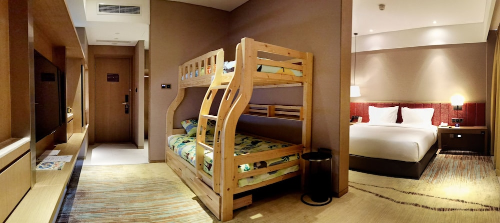 Suite, Multiple Beds