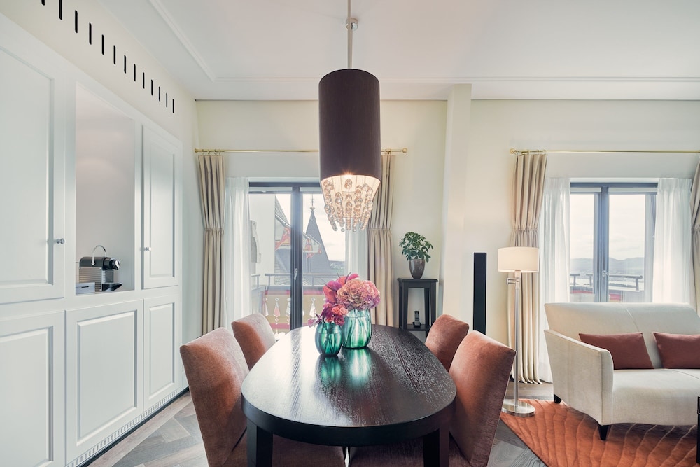 Grand Suite, Panoramic Rooftop, Livingroom, Fireplace, Sauna, Butler, Spa Access (12 years+) - Photo 9