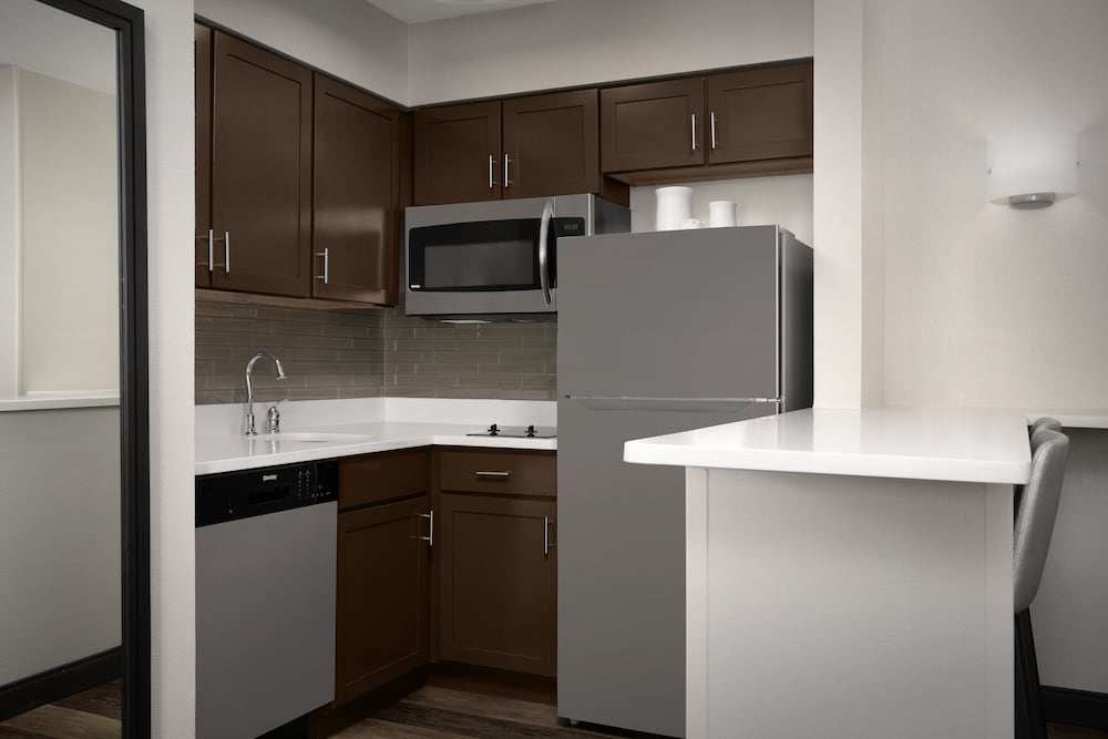 Suite, 2 Bedrooms - Photo 6