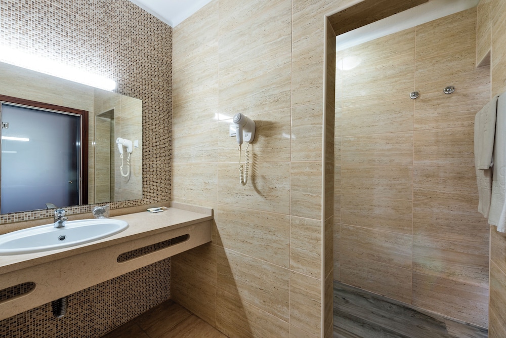 Superior Room - Photo 13