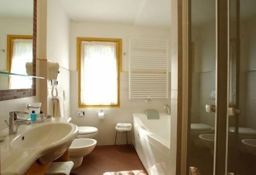 Suite (Spa Access) photo 3