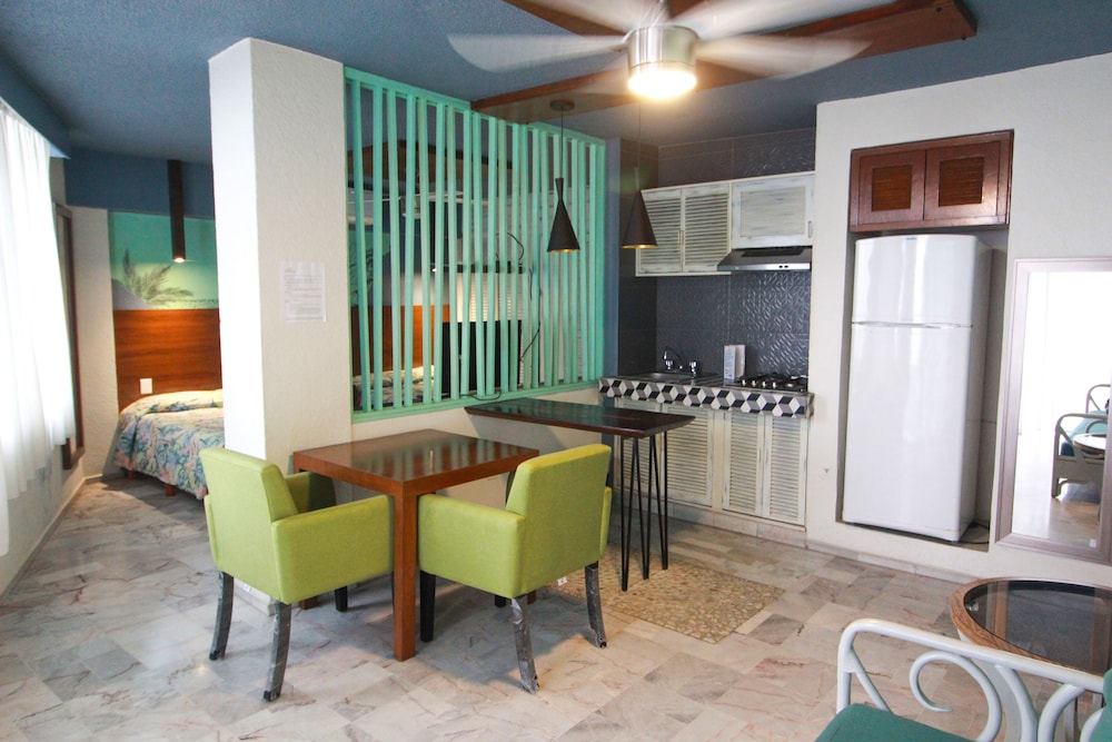 Superior Studio - Photo 1