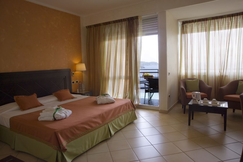 Junior Suite, Sea View (For 4 people) - Photo 3