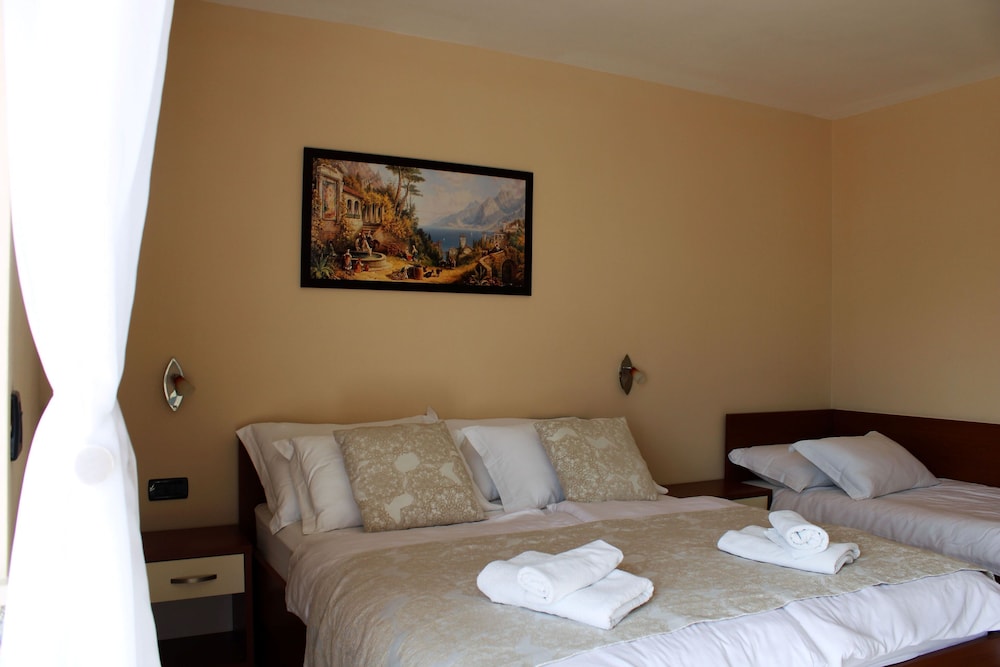 Panoramic Triple Room photo 3