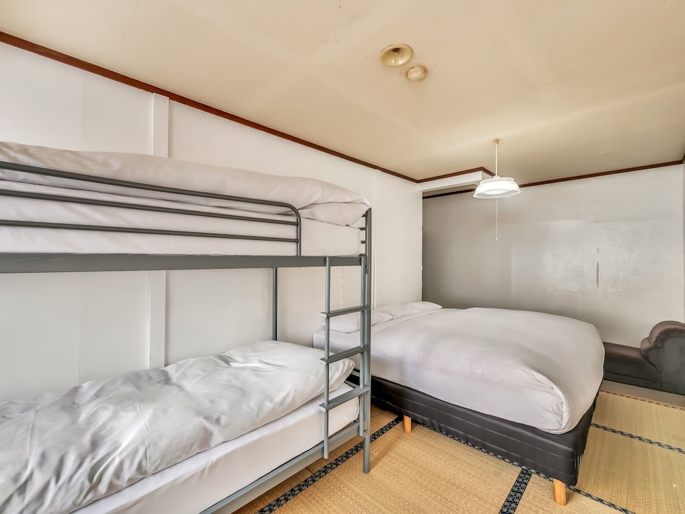 Triple Room, Shared Bathroom
