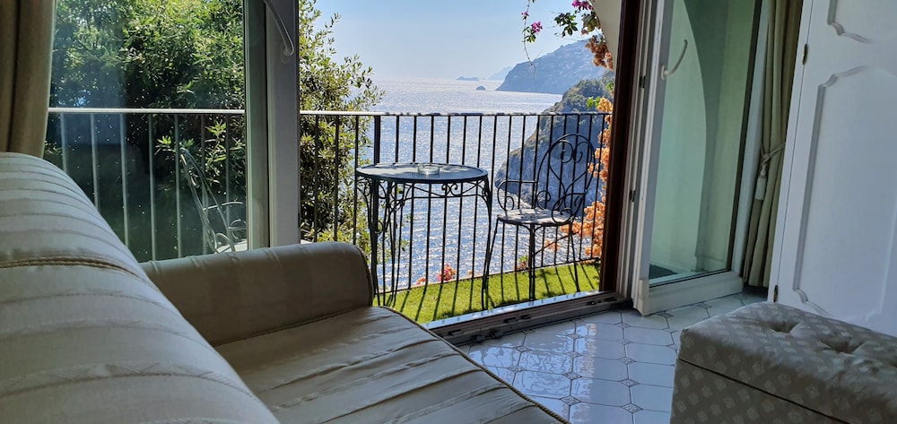 Junior Suite, Partial Sea View photo 3