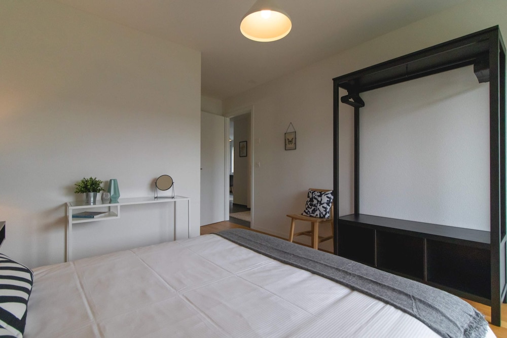 Basic Apartment, 2 Queen Beds photo 2