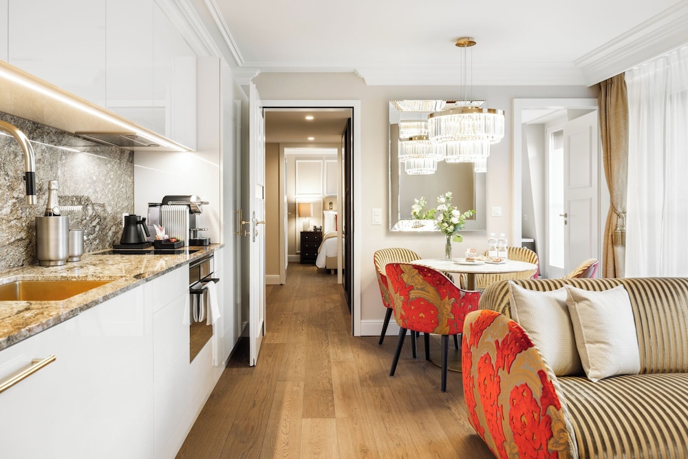 Deluxe Room, Multiple Beds, Lake View