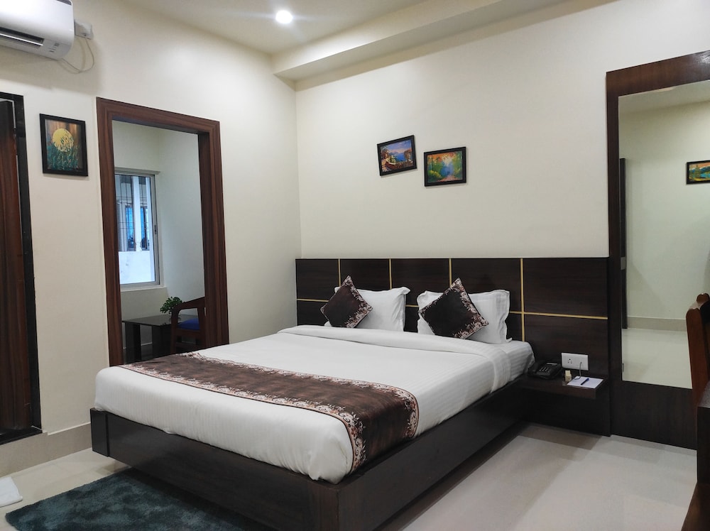 Executive Room - Photo 1
