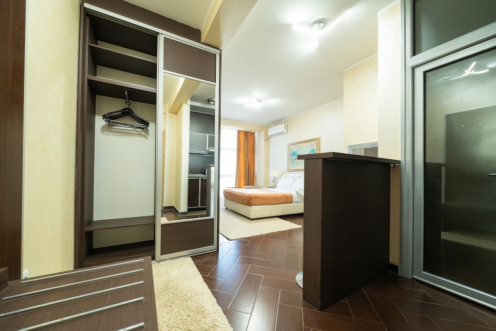 Studio Suite photo 3