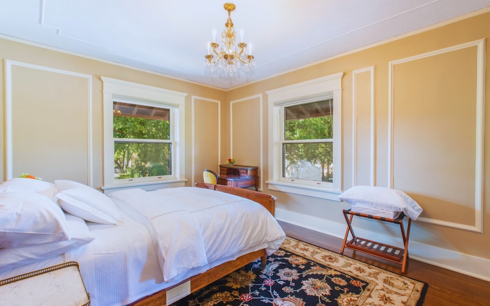 Elizabeth Room photo 1