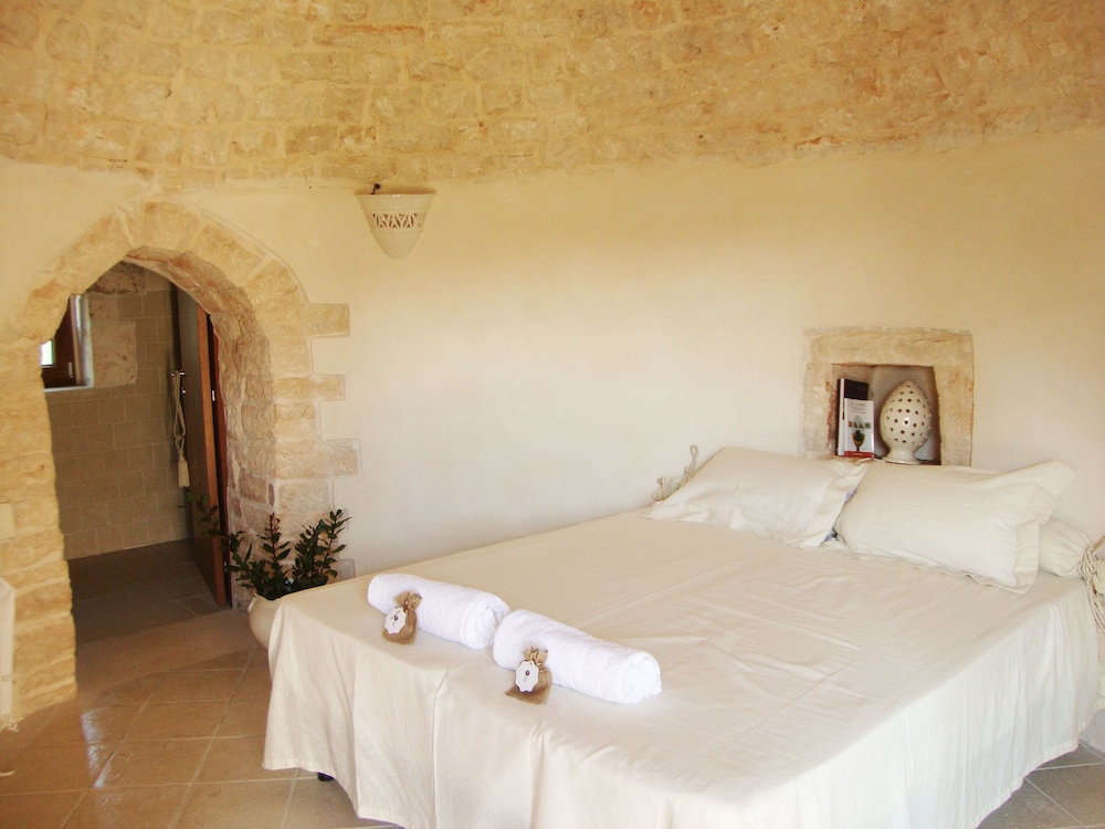 Romantic Suite, Pool View photo 1