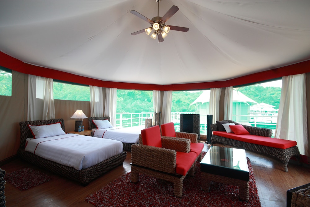 Luxury Tent - Floating photo 1