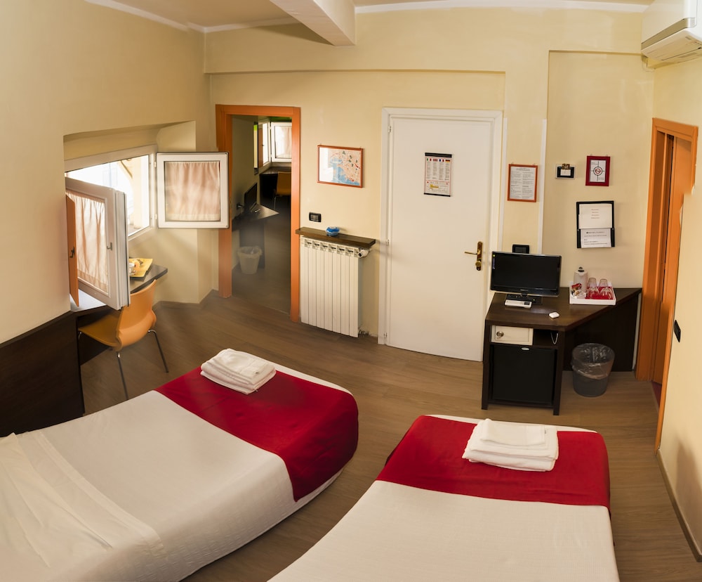 Premium Double or Twin Room - Photo 4