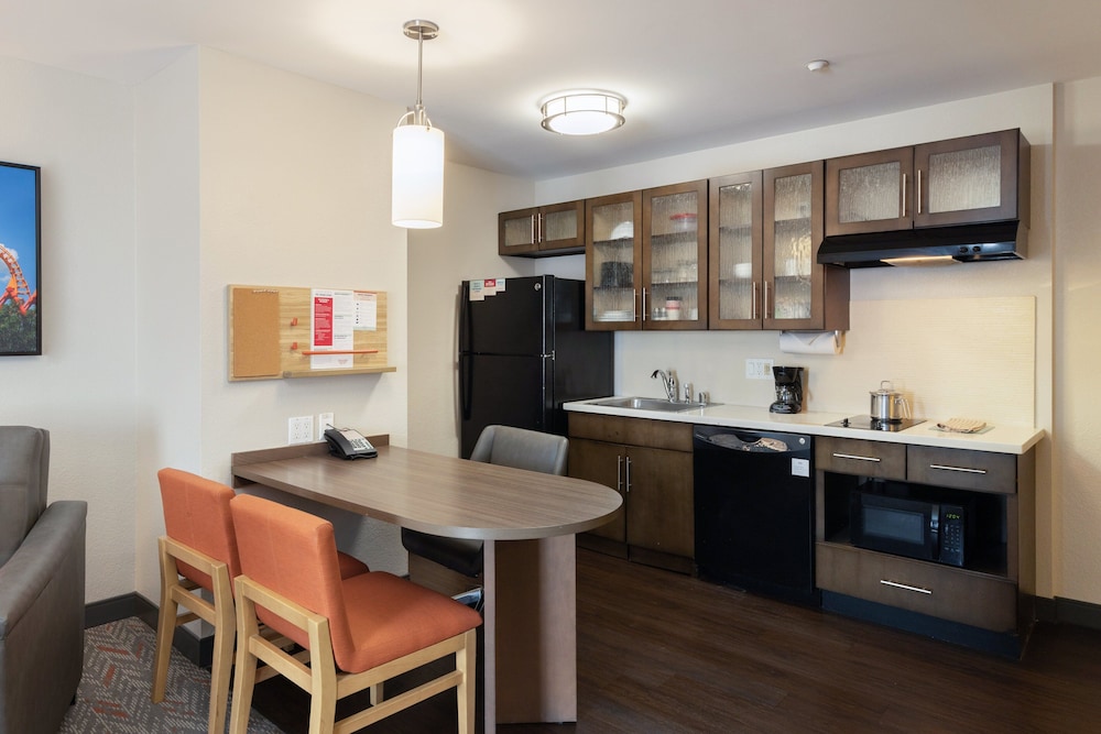 Suite, 1 Bedroom, Accessible (Roll-In Shower) - Photo 5