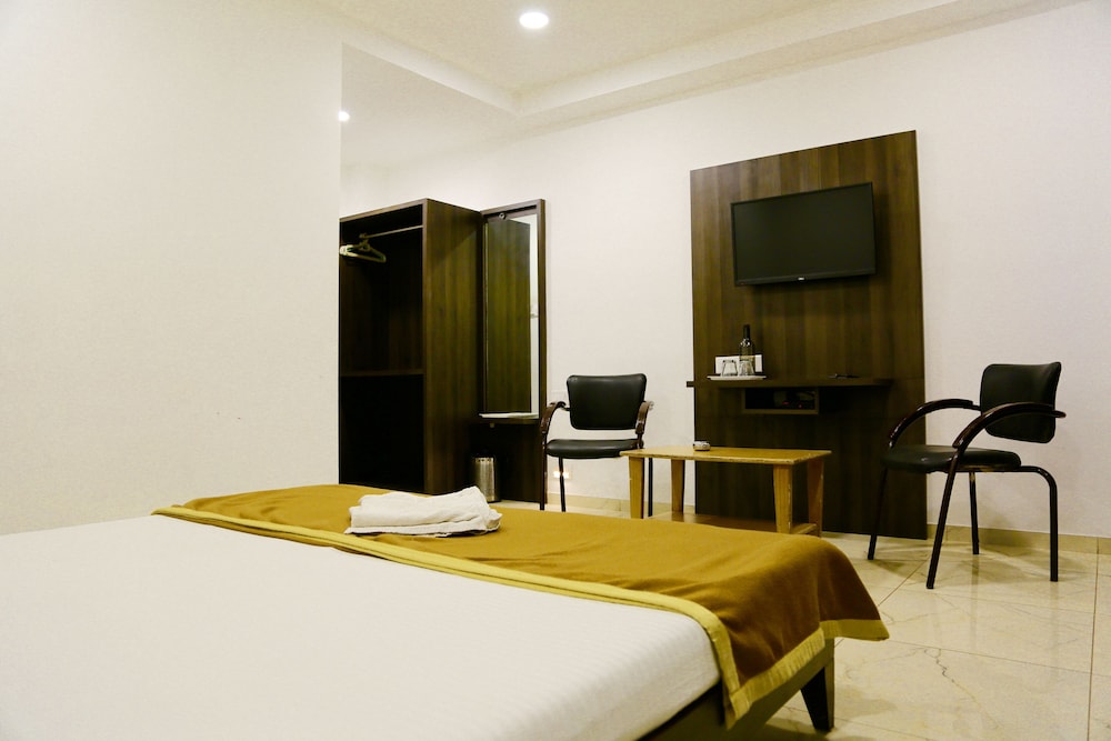 Comfort Double Room, 1 Double Bed, Smoking, Balcony photo 3