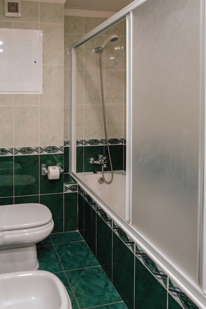 Triple Room (1 Adult and 2 Children)