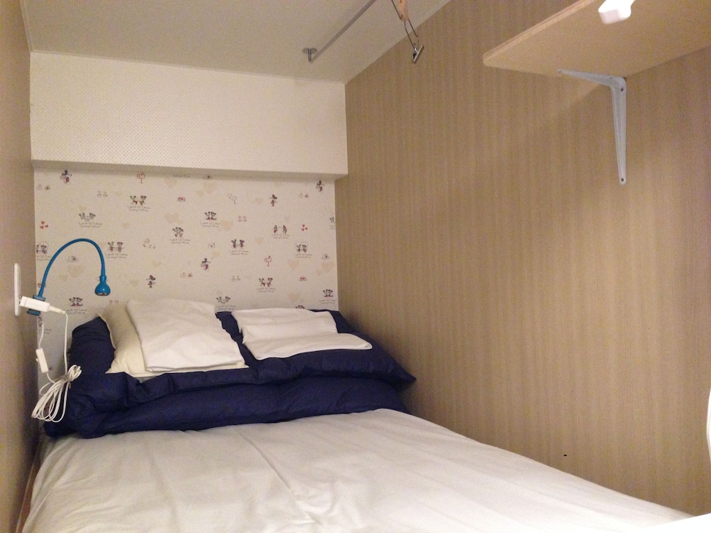 Female Dormitory Room, Bunk Bed Single Use photo 2
