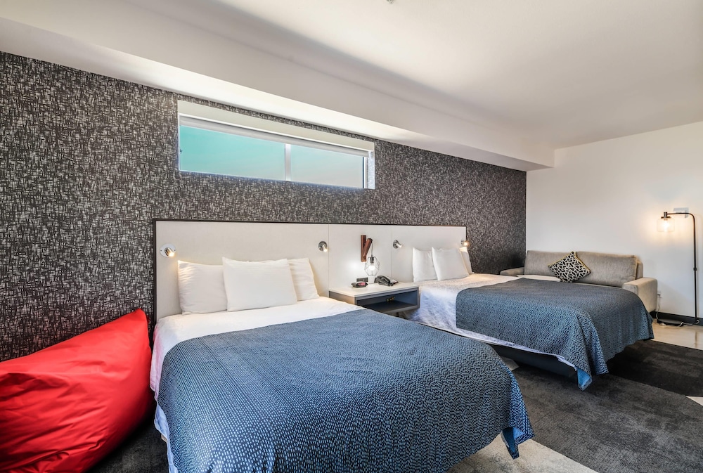 Standard Room, 2 Queen Beds, Non Smoking photo 3