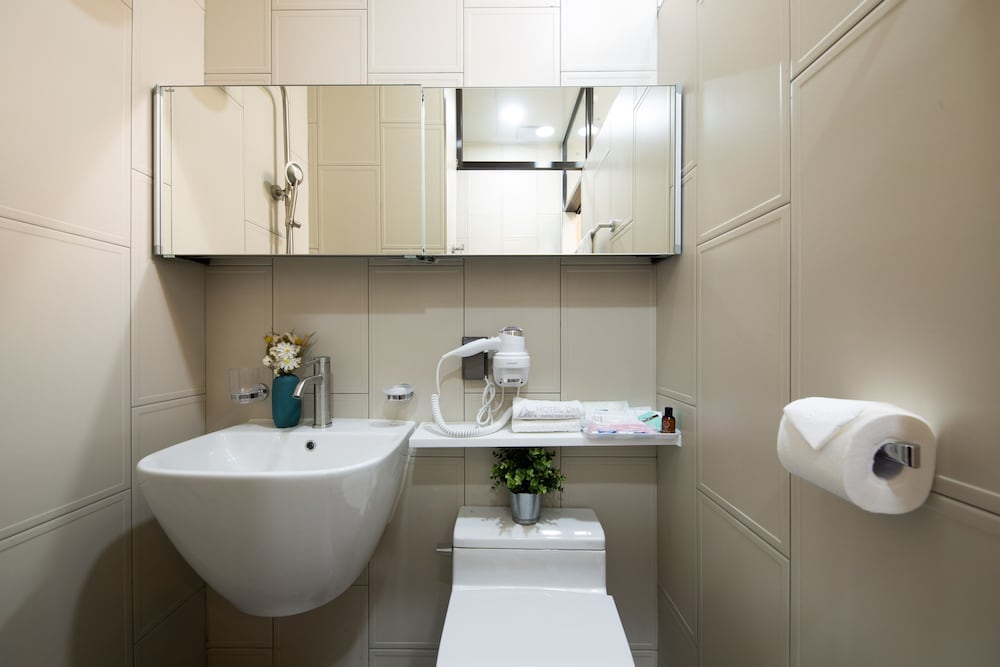 Double Room + 1 Extra Bed (Bathtub) - Photo 7