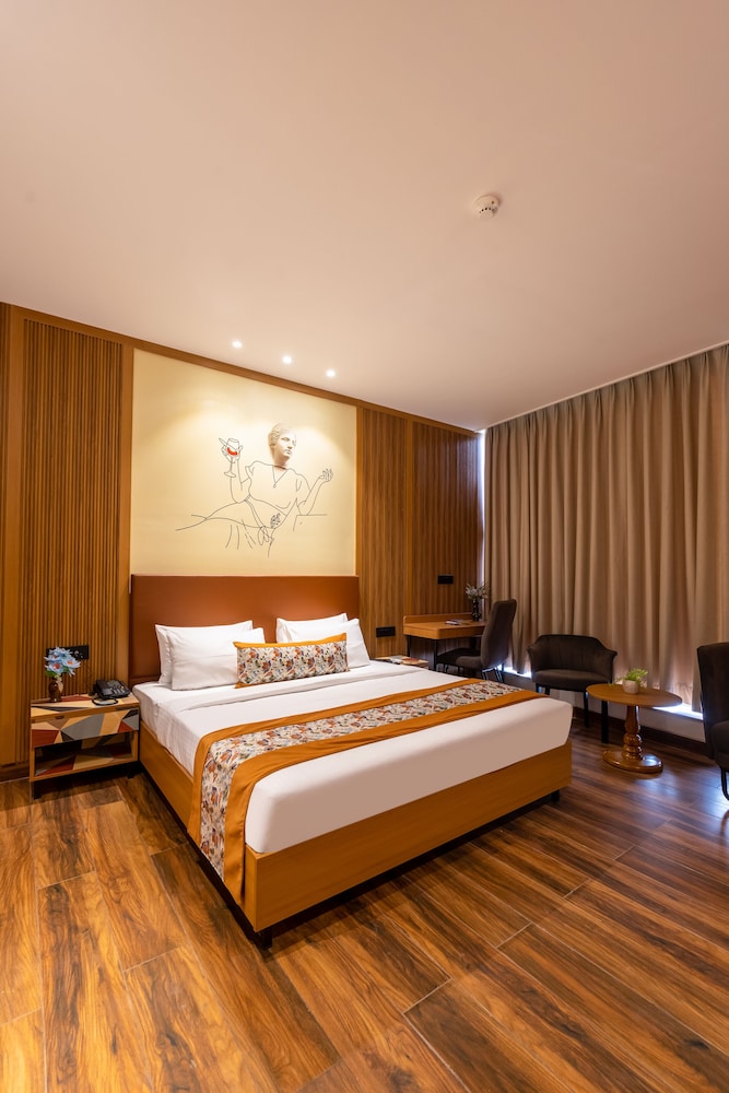 Superior Room with Pool and Gym Access