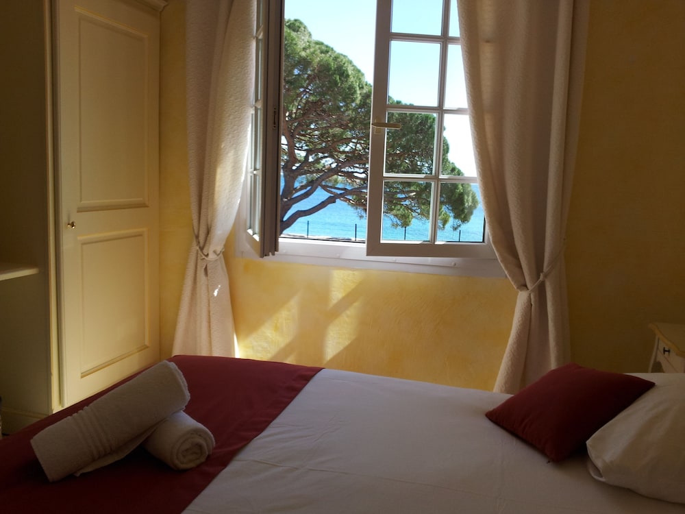 Double Room, 1 Queen Bed, Sea View - Photo 2