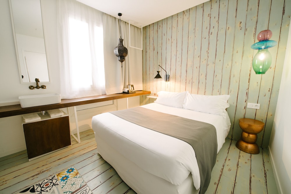 Single Room (Private Spa Access 45 Min)