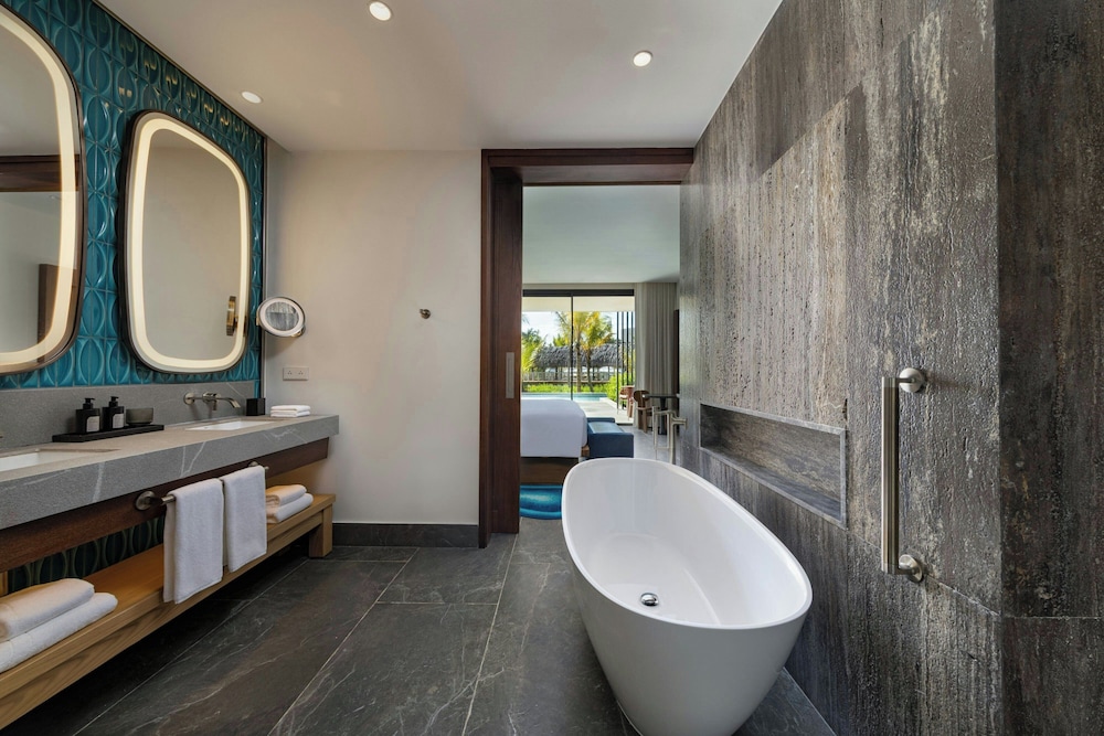 Deluxe Room, 1 King Bed (Swim-up, All-Incl. Adults Only, Guest) - Photo 5