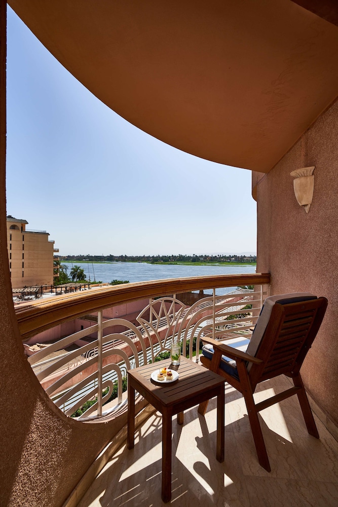 Royal Club Side Nile View Room - Photo 3