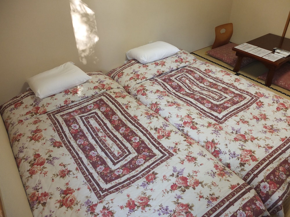 Japanese Traditional Triple Room with bathroom photo 2
