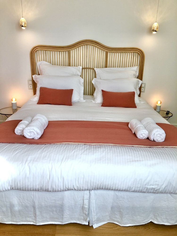 Deluxe Suite, Ensuite, Garden View (Cosmopolitan) - Photo 1