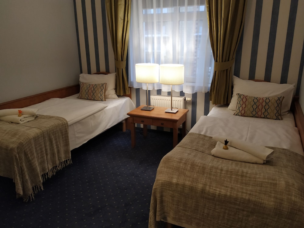 Standard Twin Room photo 2