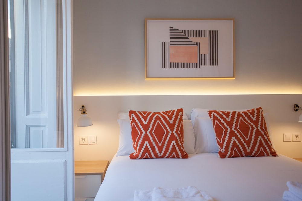 Standard Apartment, 1 Double Bed with Sofa bed, Balcony, City View thumbnail 5