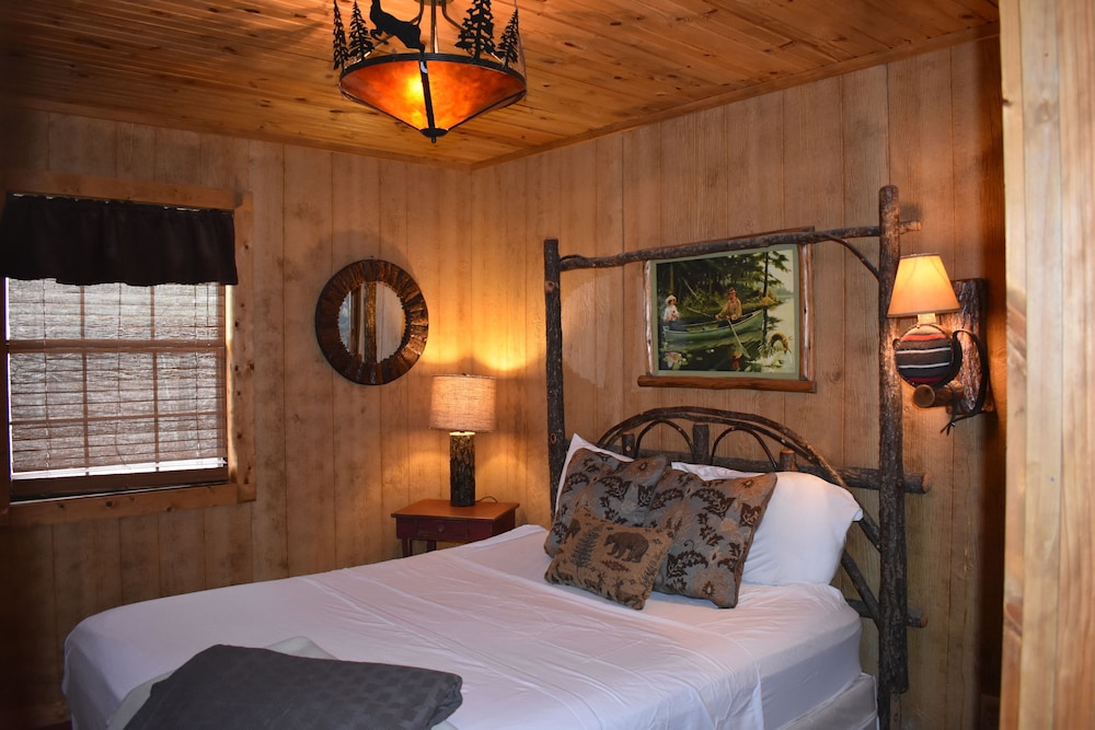 Treehouse Cabin