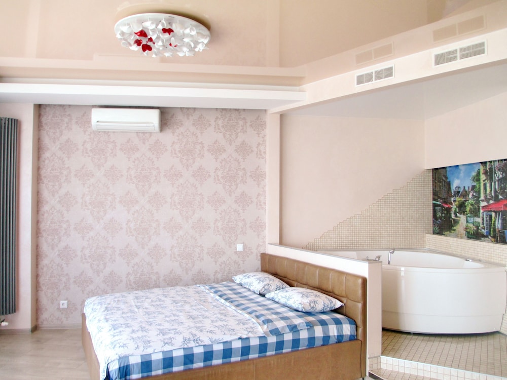 Studio, Jetted Tub, River View photo 3