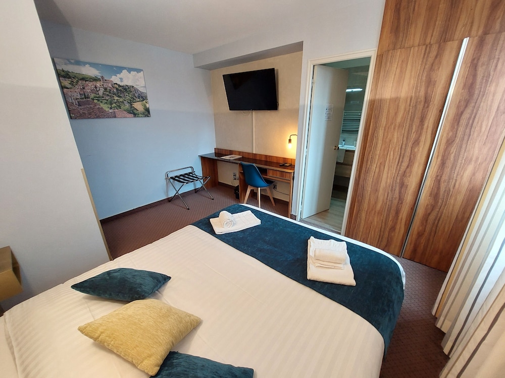 Double Room, Queen Bed - Photo 7