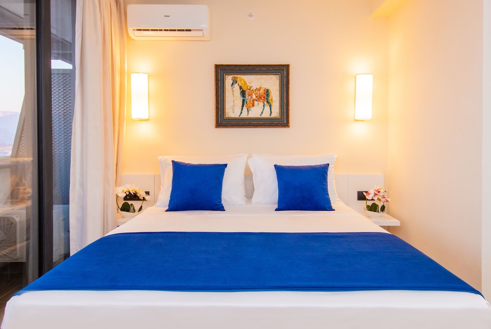 Superior Double Room, Sea View - Photo 1