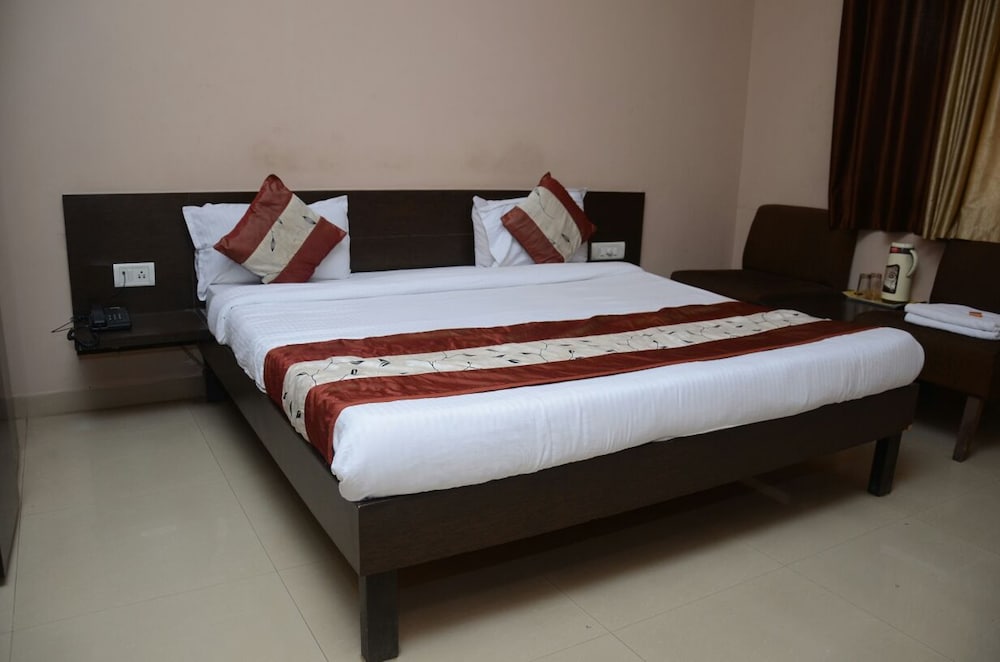 Deluxe Double Room, 1 Double Bed, Non Smoking photo 2