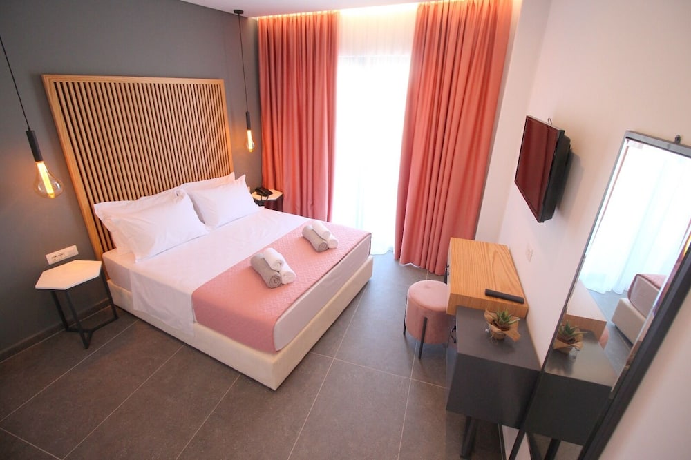 Double Room, Pool View, Ground Floor