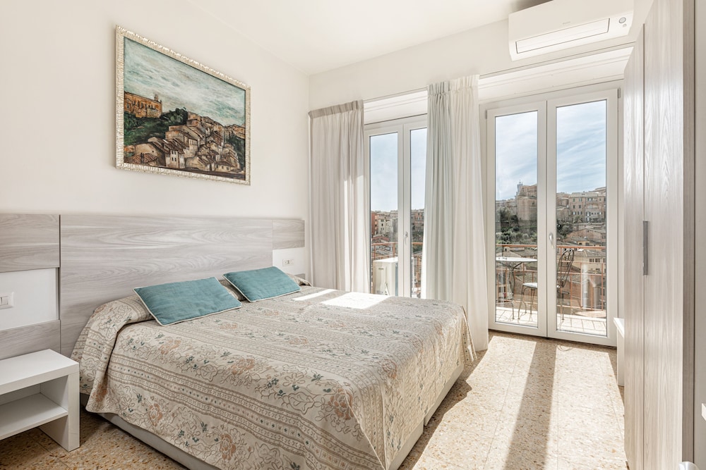 Superior Room, City View - Photo 7
