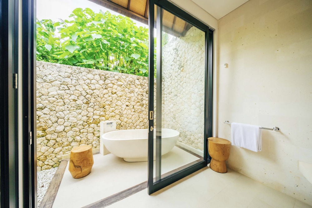 BHUMI - Royal 1BR Villa Heated Plunge Pool & Steam - Photo 10