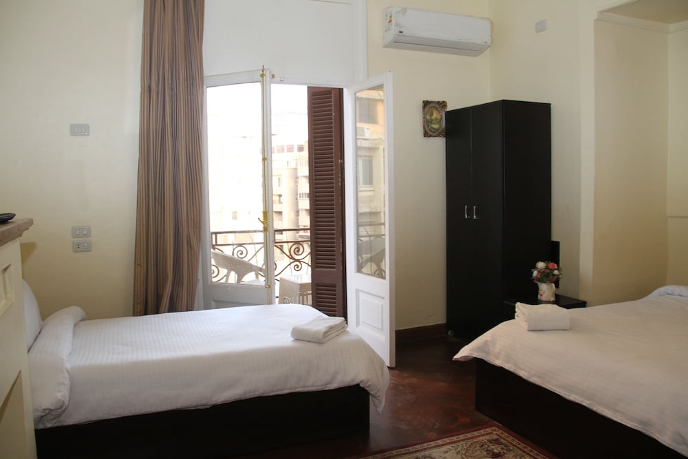 Triple Room, Private Bathroom - Photo 9