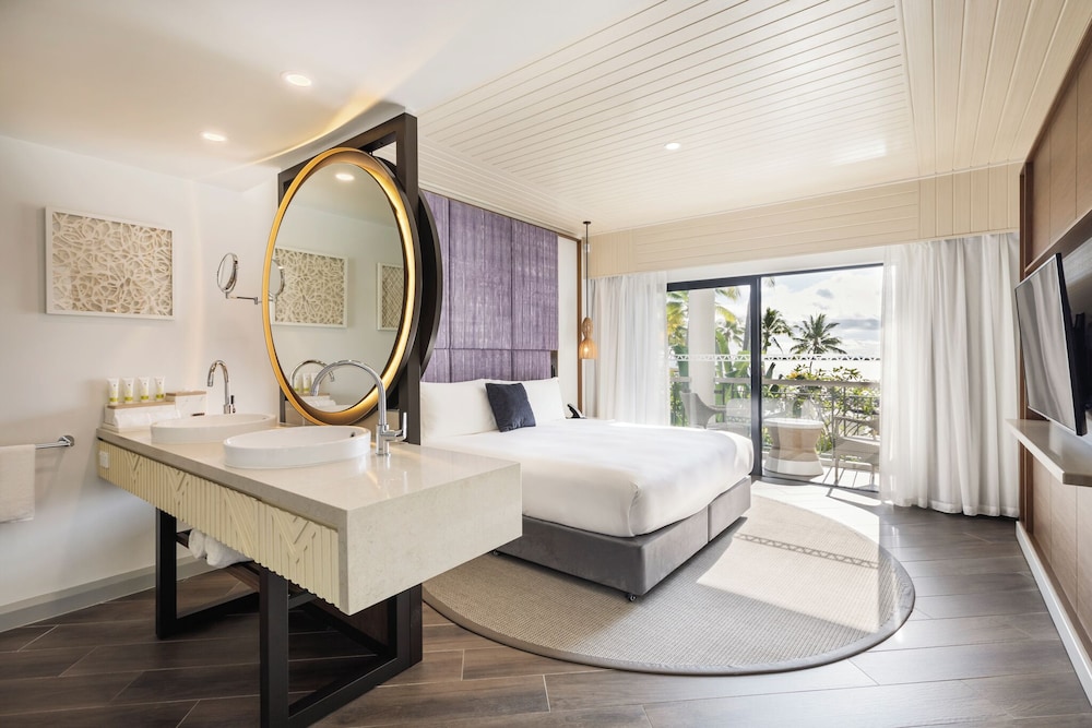 Suite, 1 King Bed (Opera)