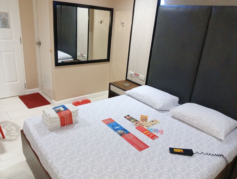 Deluxe Room, 1 Queen Bed