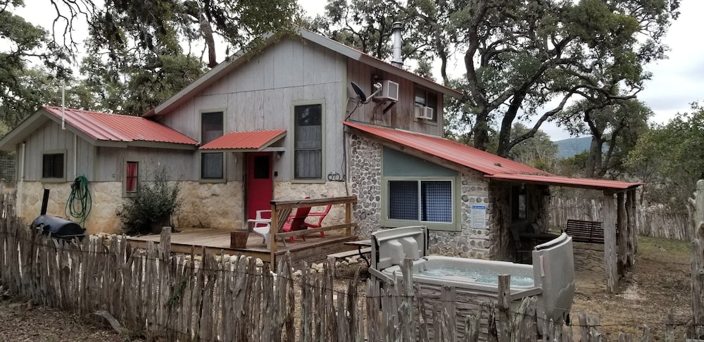 Cabin, 3 Bedrooms photo 1