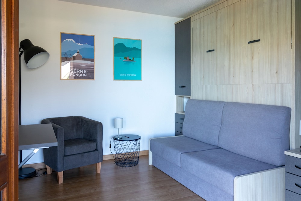 Superior Studio, Lake View