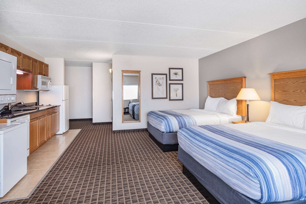Suite, 2 Queen Beds, Non Smoking - Photo 5