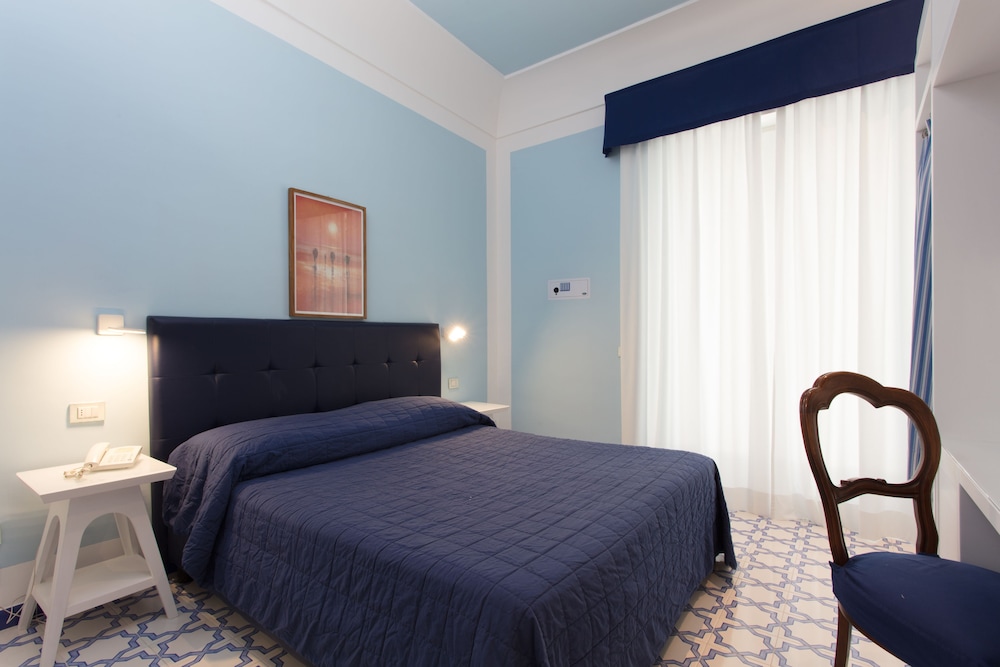 Standard Double or Twin Room - Photo 1