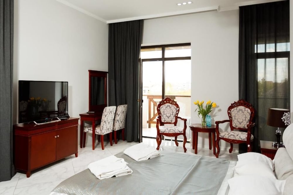 Deluxe Double Room Single Use, Balcony photo 2