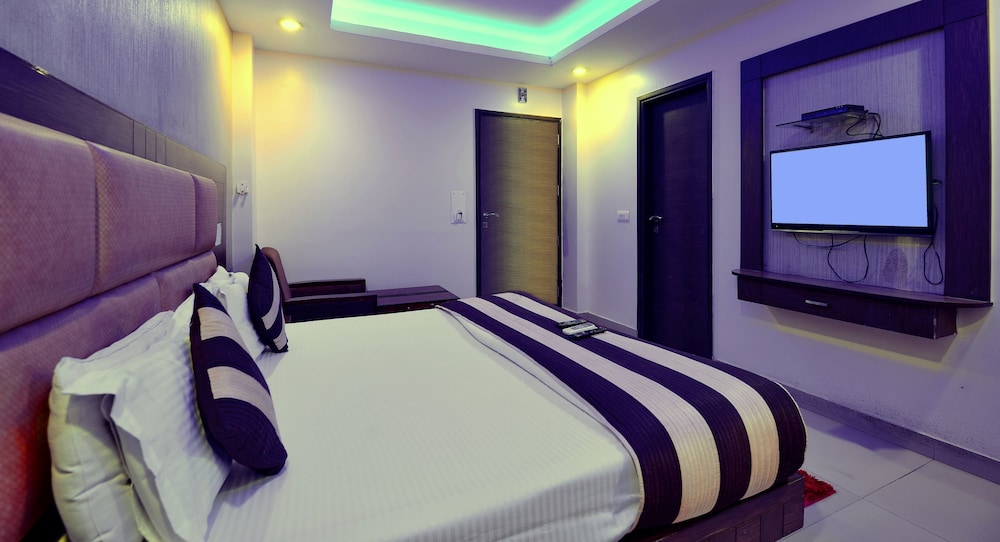 Deluxe Double Room, Smoking